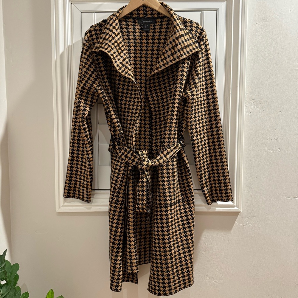 Tahari Houndstooth Jacket - Size Large